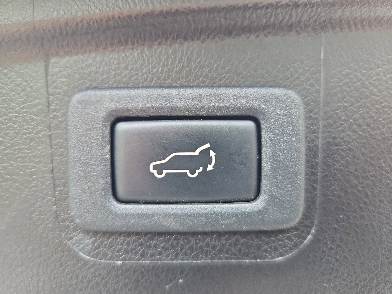 Used 2018 Subaru Outback 3.6R Touring AWD/4WD image 9
