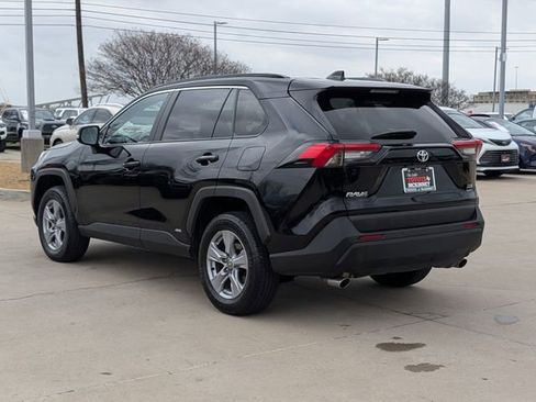 Used 2025 Toyota RAV4 XLE image 8