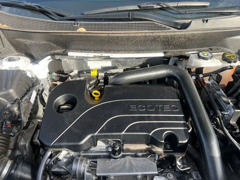 Used 2025 Chevrolet Equinox LT image 32