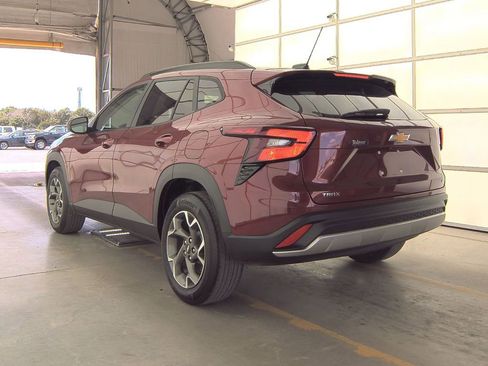 Used 2024 Chevrolet Trax LT w/ Driver Confidence Package image 7