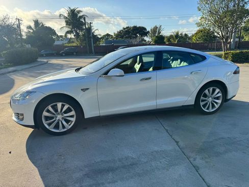 Used 2013 Tesla Model S image 3