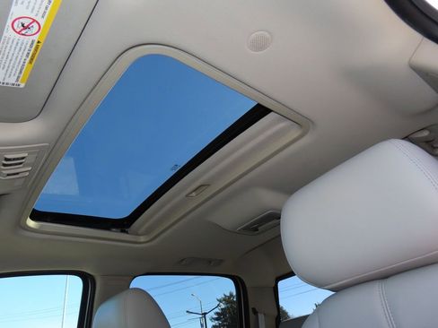 Used 2010 GMC Sierra 3500 SLT w/ SLT Convenience Package image 13