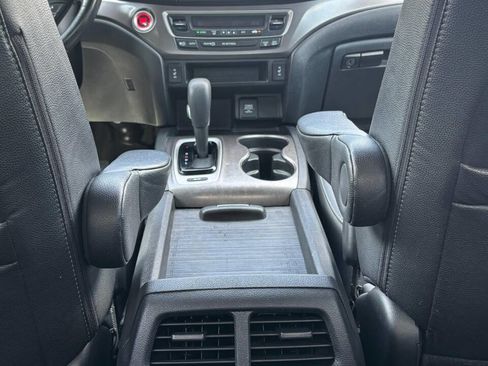Used 2017 Honda Ridgeline RTL image 17