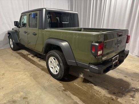 Used 2023 Jeep Gladiator Sport image 5