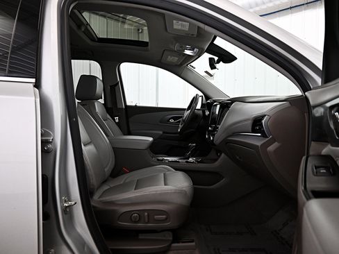 Used 2018 Chevrolet Traverse Premier image 27