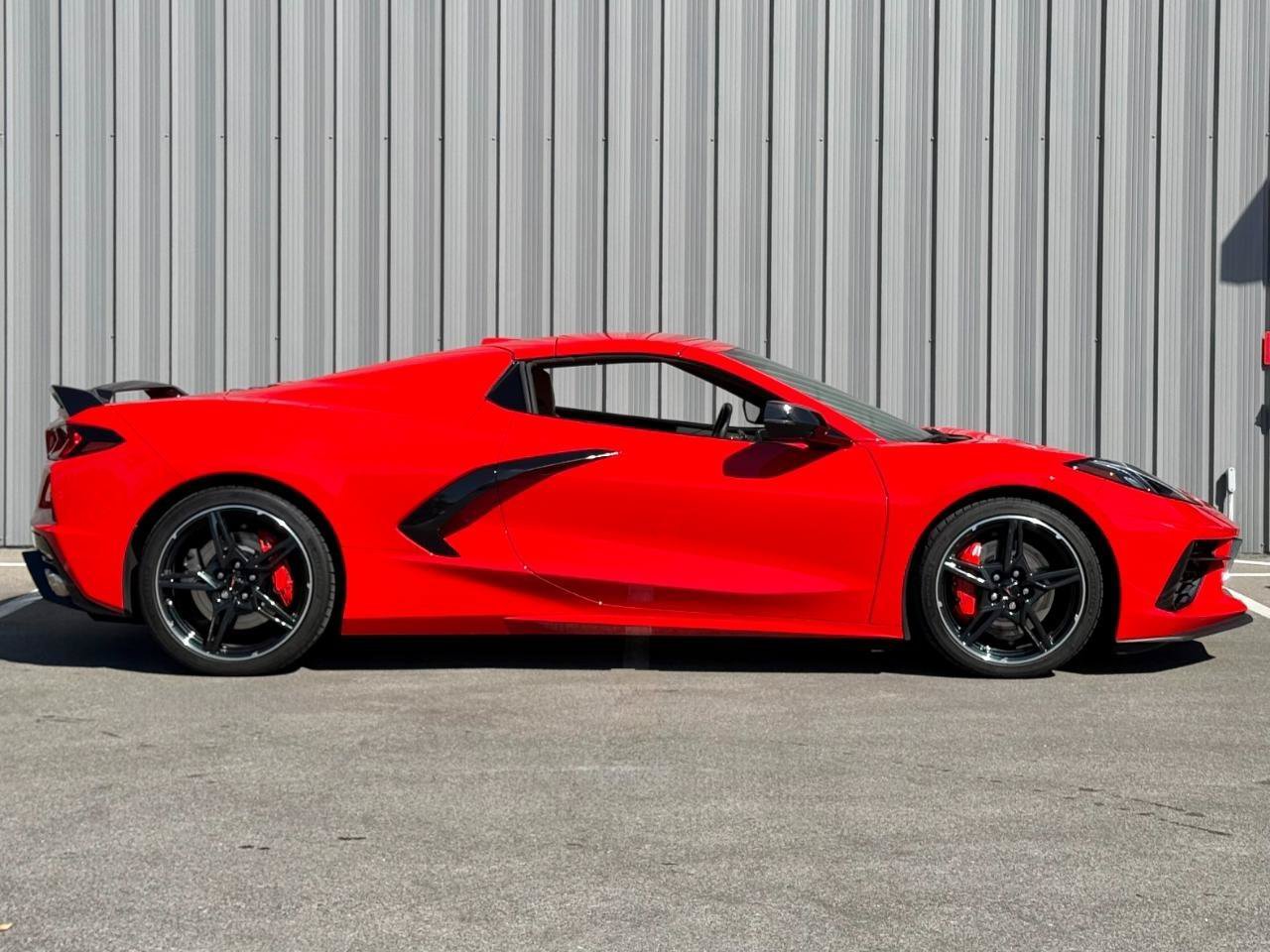 Used 2021 Chevrolet Corvette Stingray Preferred Conv w/ Z51 Performance Package RWD image 4