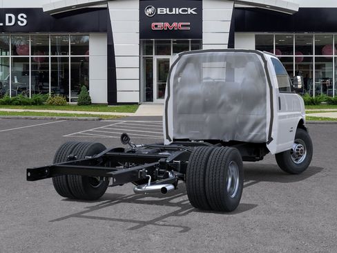 New 2025 GMC Savana 3500 w/ Power Convenience Package image 4