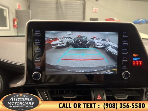Used 2022 Toyota C-HR XLE FWD image 28