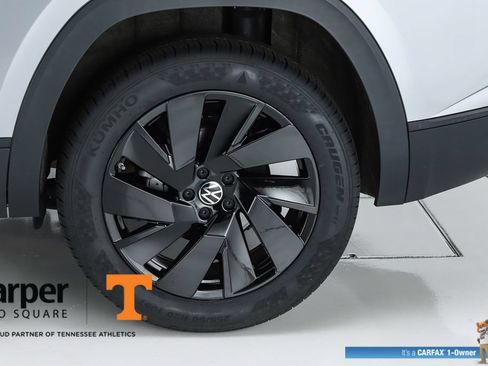 Used 2024 Volkswagen Atlas Cross Sport SE AWD/4WD image 44