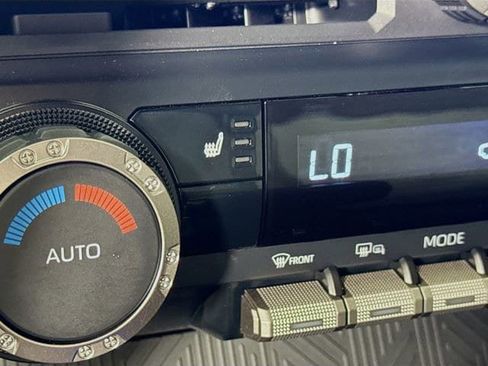 Certified 2025 Toyota Tacoma TRD Off-Road image 20