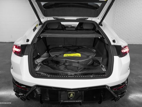 Used 2025 Lamborghini Urus SE image 12