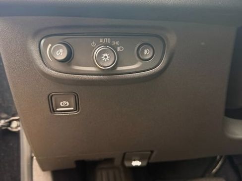 Used 2024 GMC Terrain SLT AWD/4WD image 10
