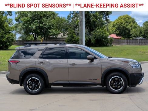 Used 2024 Nissan Pathfinder Rock Creek AWD/4WD image 10