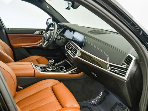 Certified 2021 BMW X7 M50i w/ Dynamic Handling Package image 20