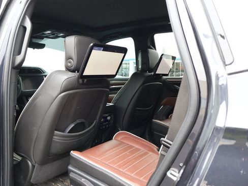 Used 2024 GMC Yukon Denali Ultimate w/ LPO, Floor Liner Package AWD/4WD image 33