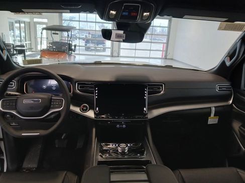 New 2026 Jeep Grand Wagoneer 4WD image 30