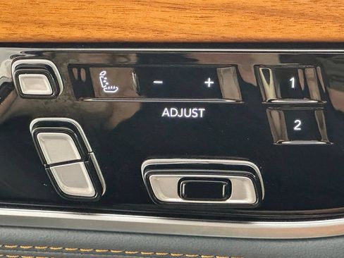 Used 2022 Jeep Grand Wagoneer Series II w/ Premium Group II AWD/4WD image 42