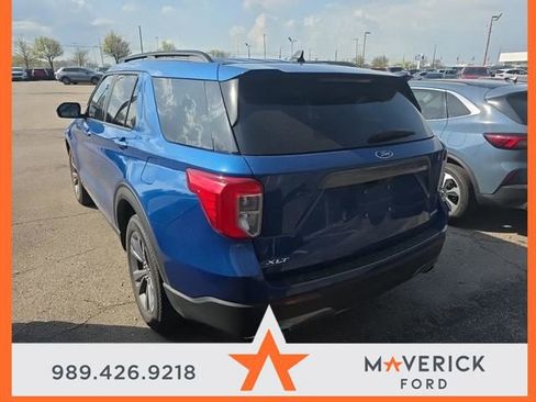 Used 2023 Ford Explorer XLT w/ Equipment Group 202A AWD/4WD image 5