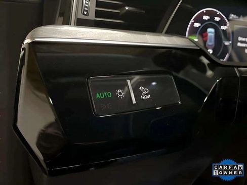 Used 2023 Audi e-tron Premium Plus AWD/4WD image 39