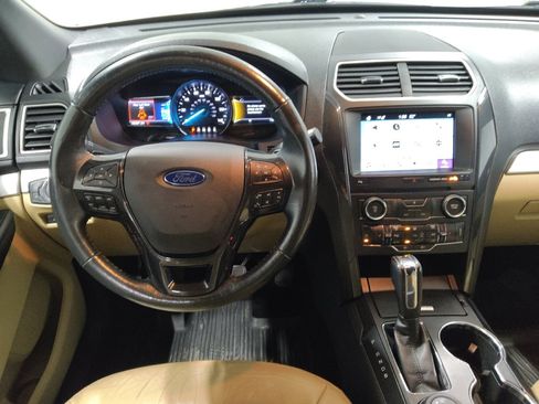 Used 2017 Ford Explorer XLT w/ Equipment Group 202A image 22