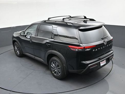 Used 2025 Nissan Pathfinder SV image 23