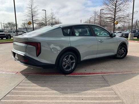 Used 2025 Kia K4 LXS image 6