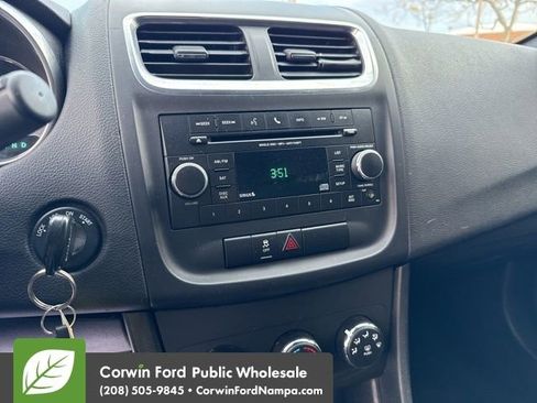 Used 2012 Dodge Avenger SE image 18