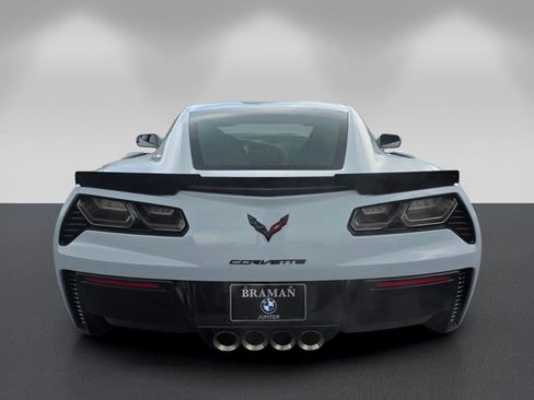 Used 2018 Chevrolet Corvette Z06 RWD image 5