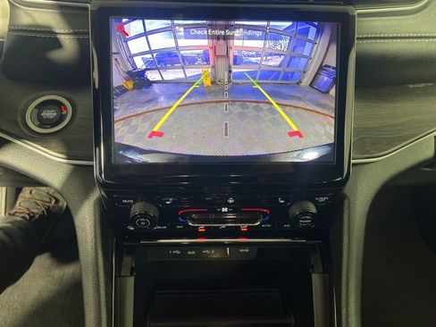 Certified 2023 Jeep Grand Cherokee Limited w/ Black Appearance Package image 24