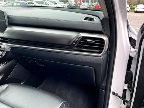 Used 2025 Kia Telluride S image 13