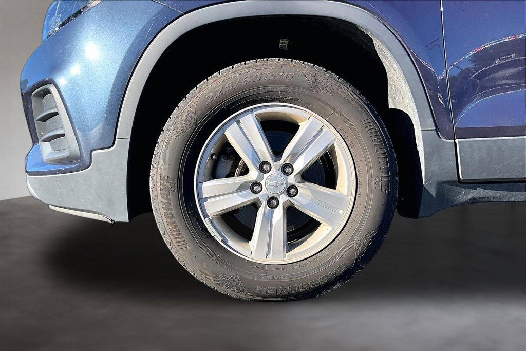 Used 2019 Chevrolet Trax LS AWD/4WD image 9