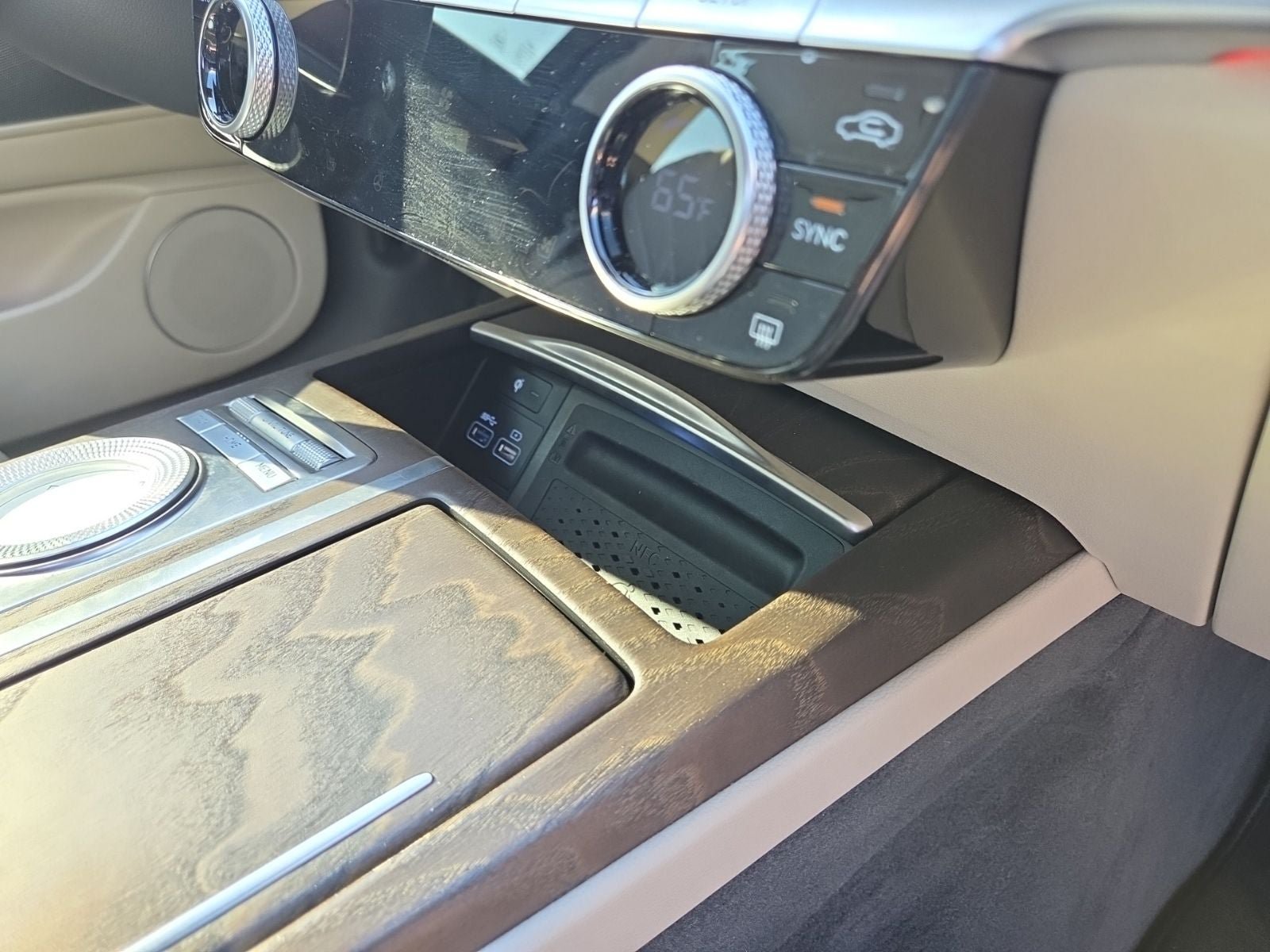 Used 2021 Genesis G80 3.5T AWD/4WD image 34