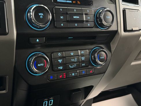 Used 2018 Ford F150 Lariat image 26