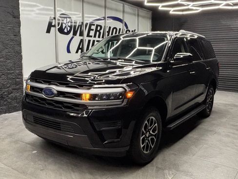 Used 2023 Ford Expedition XL AWD/4WD image 2