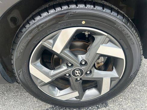 Used 2020 Hyundai Venue SEL w/ Convenience + Premium Package FWD image 22