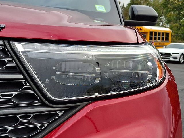 Used 2022 Ford Explorer XLT w/ Equipment Group 202A AWD/4WD image 9