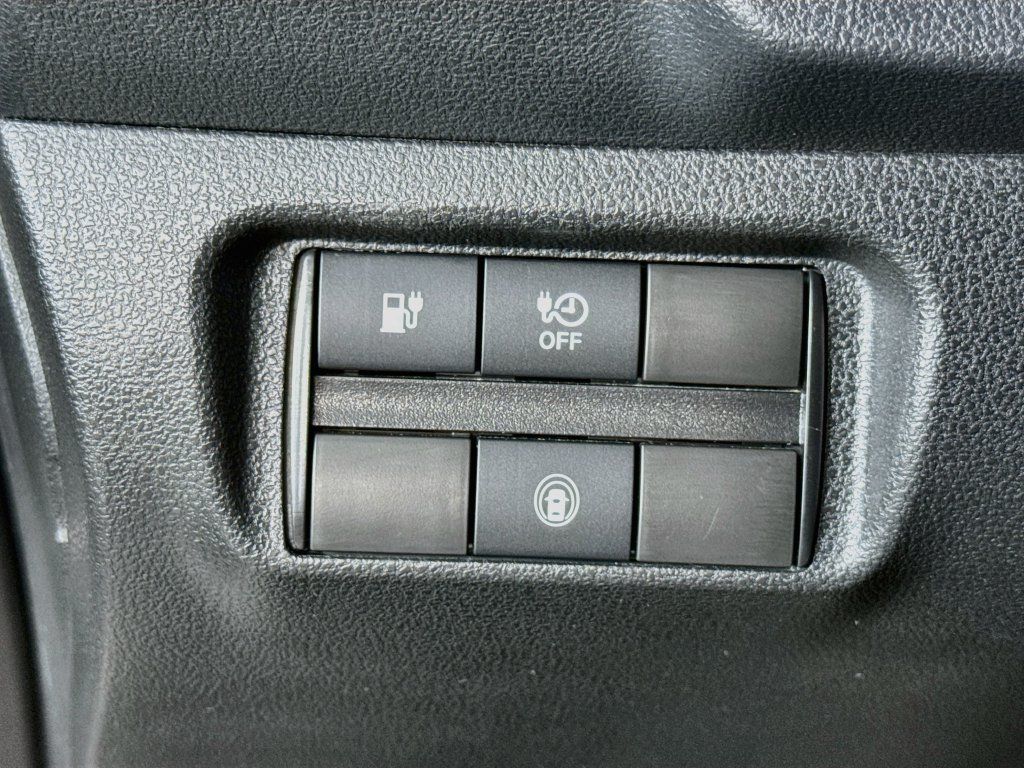 Used 2025 Nissan Leaf S FWD image 19