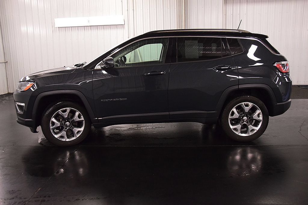 Used 2018 Jeep Compass Limited w/ Navigation Group AWD/4WD image 4