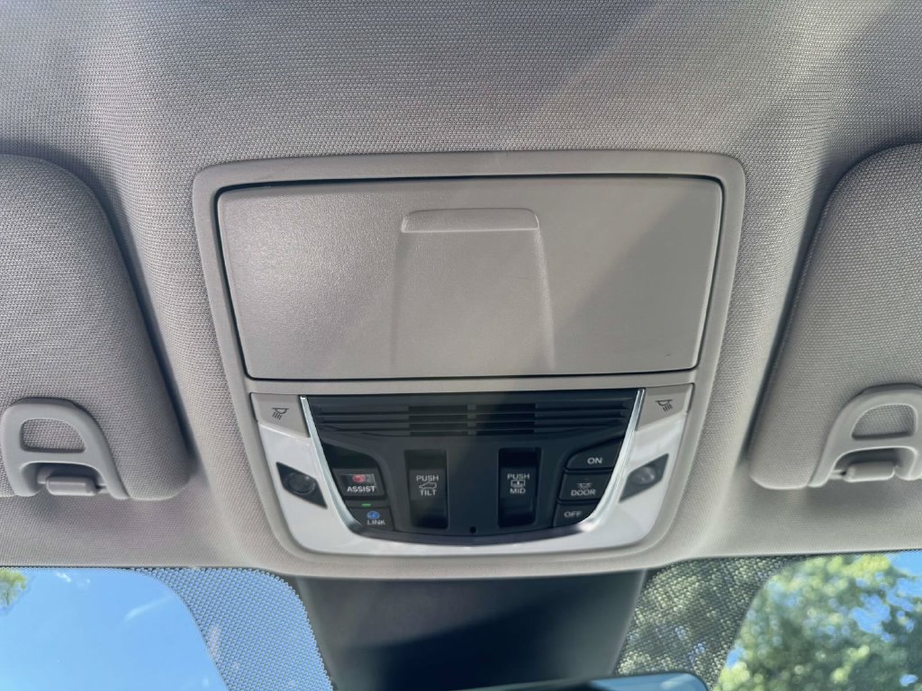 Certified 2024 Acura MDX SH-AWD image 32