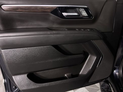 Used 2025 Chevrolet Tahoe Z71 image 24