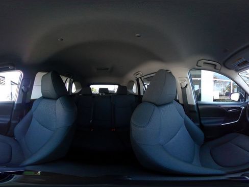 Used 2025 Toyota RAV4 XLE image 42