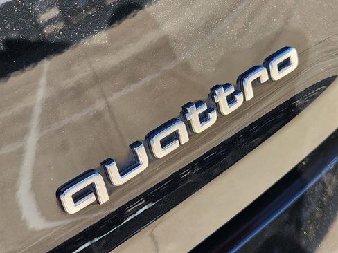 Used 2022 Audi e-tron Premium Plus w/ Premium Plus Package image 8