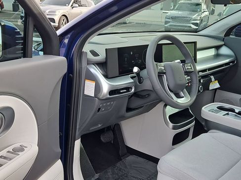 New 2026 Hyundai Ioniq 9 SE AWD/4WD image 10