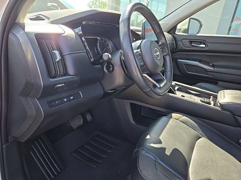Used 2023 Nissan Pathfinder SL w/ SL Premium Package AWD/4WD image 36