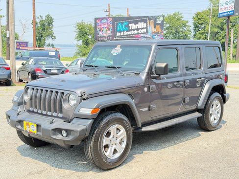 Used 2018 Jeep Wrangler Unlimited Sport S AWD/4WD image 8