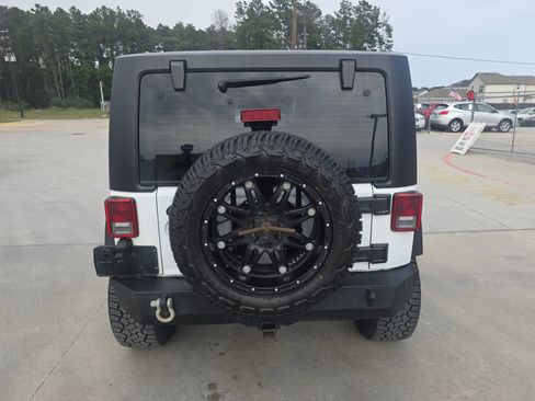 Used 2016 Jeep Wrangler Sport w/ Quick Order Package 24S AWD/4WD image 14