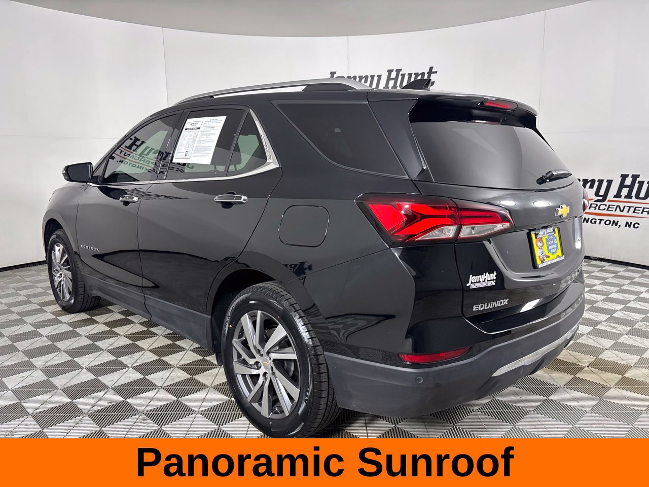 Used 2023 Chevrolet Equinox Premier AWD/4WD image 9