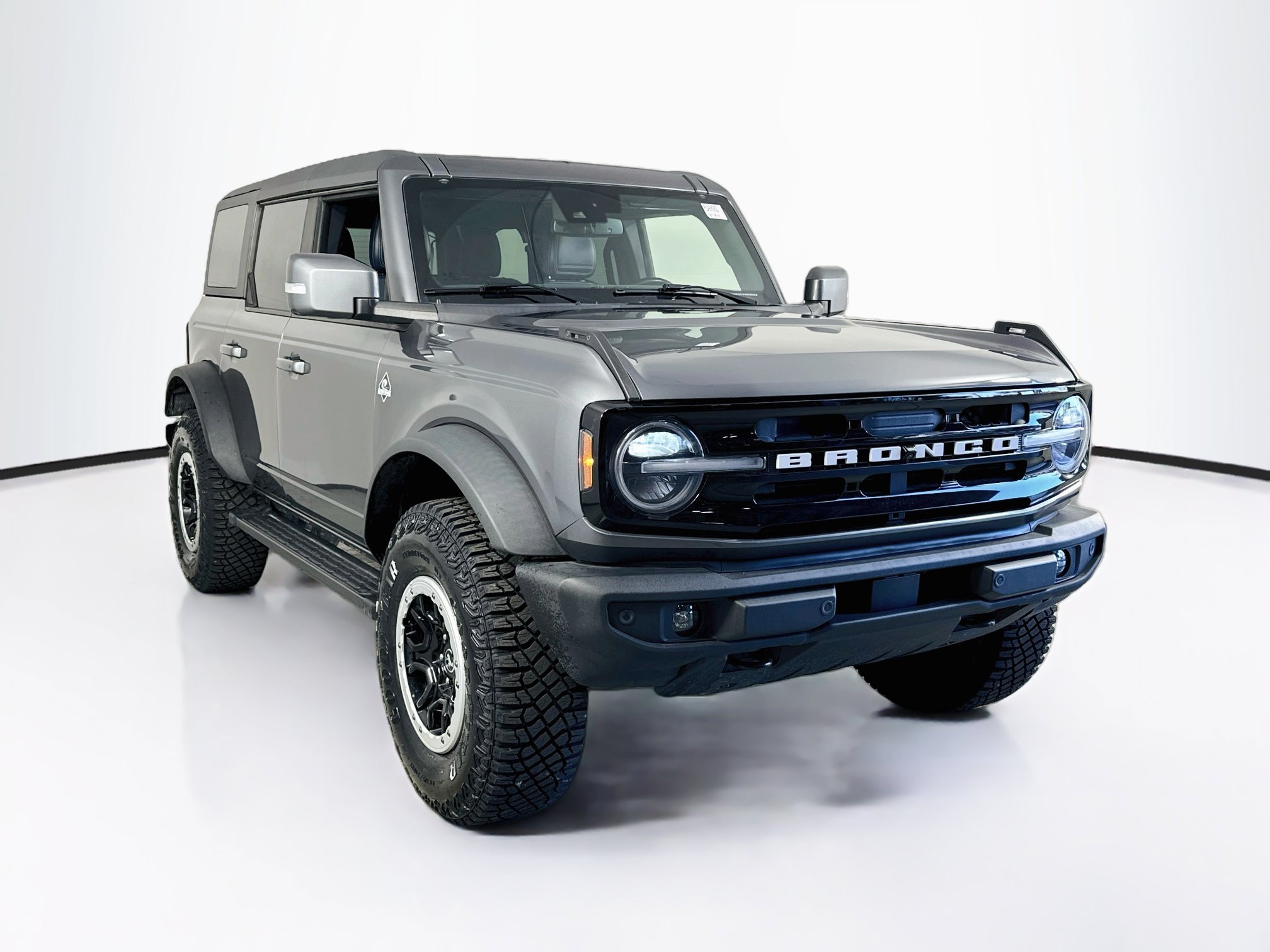 Used 2023 Ford Bronco Outer Banks w/ Sasquatch Package AWD/4WD image 3
