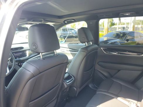 Certified 2022 Cadillac XT6 Premium Luxury image 13