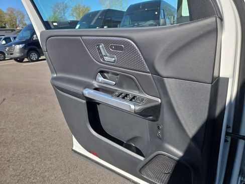 New 2026 Mercedes-Benz GLB 250 4MATIC image 20